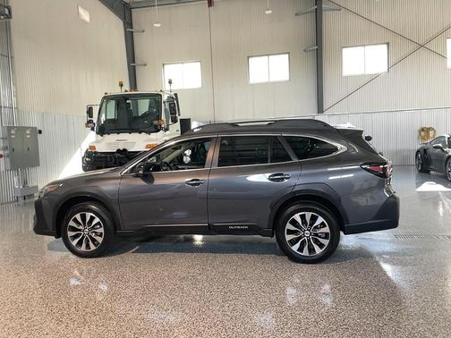 Magnetite Gray Metallic 2025 Subaru Outback Limited