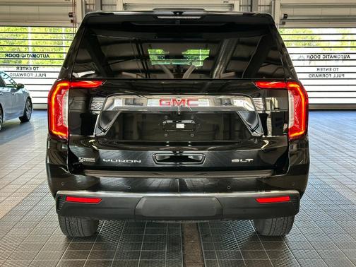 Onyx Black 2023 GMC Yukon XL SLT