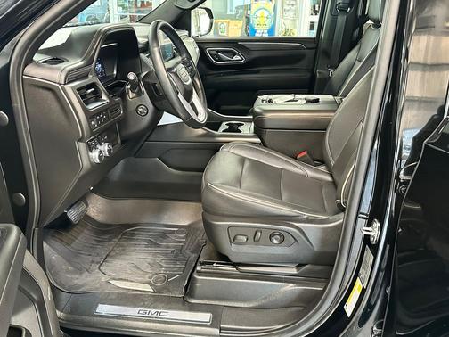 Onyx Black 2023 GMC Yukon XL SLT