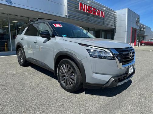 2023 Nissan Pathfinder SL 4WD