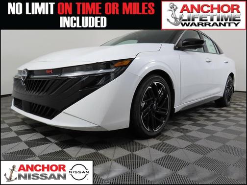 Aspen White Tricoat/Super Black 2026 Nissan Sentra SR