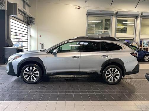 2023 Subaru Outback Touring XT