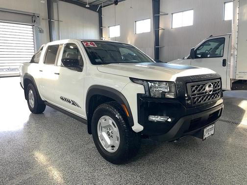 2024 Nissan Frontier SV