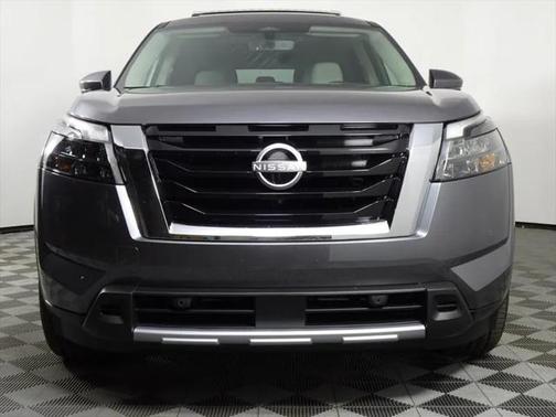 2025 Nissan Pathfinder SL 4WD