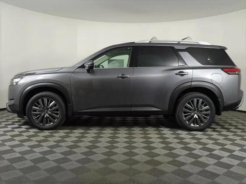 2025 Nissan Pathfinder SL 4WD