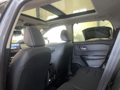 Boulder Gray Pearl 2025 Nissan Rogue SL
