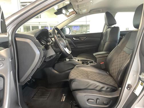 2022 Nissan Rogue Sport SV