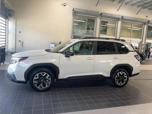 2025 Subaru Forester Base