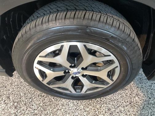 Autumn Green Metallic 2023 Subaru Forester Premium