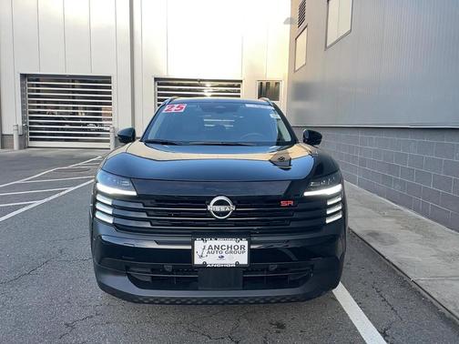 2025 Nissan Kicks SR