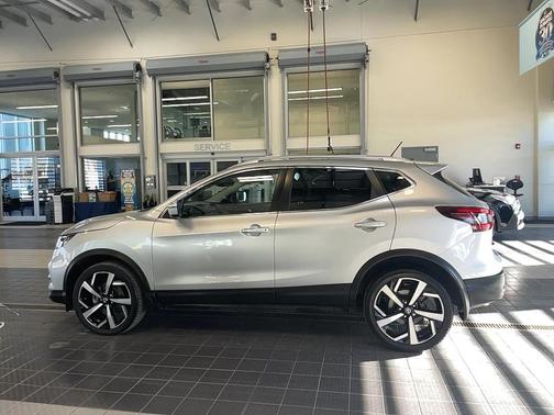 2022 Nissan Rogue Sport SL