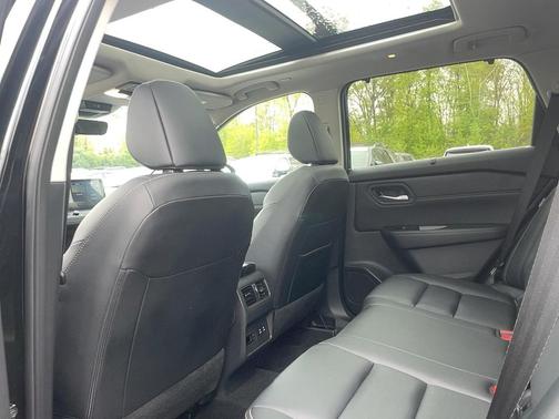 Super Black 2024 Nissan Rogue SL
