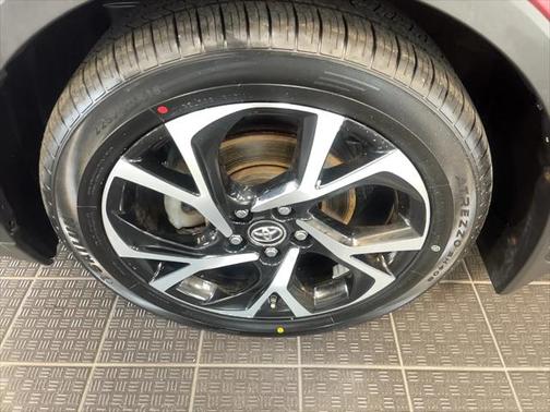 2018 Toyota C-HR XLE Premium