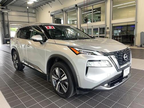 2022 Nissan Rogue SL