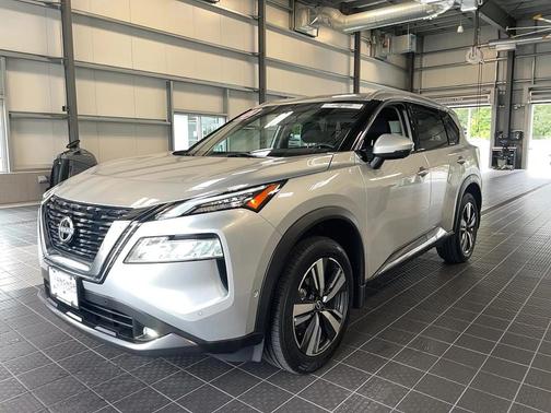 2022 Nissan Rogue SL