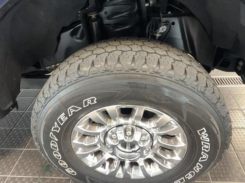 Antimatter Blue Metallic 2022 Ford F-350 XLT