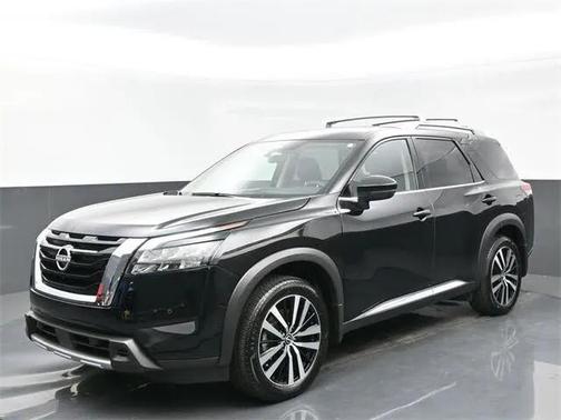2025 Nissan Pathfinder Platinum 4WD
