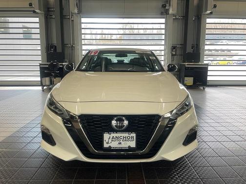 Pearl White 2019 Nissan Altima 2.5 SR