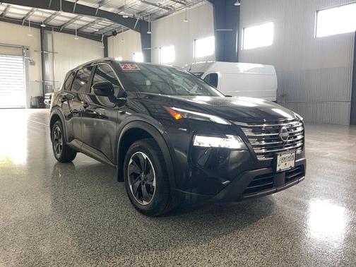 Super Black 2025 Nissan Rogue SV