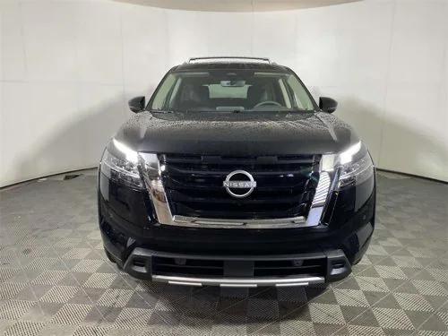 2025 Nissan Pathfinder SL 4WD