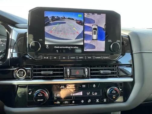 2025 Nissan Pathfinder SL 4WD