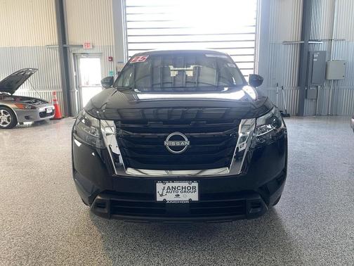 2025 Nissan Pathfinder S 4WD