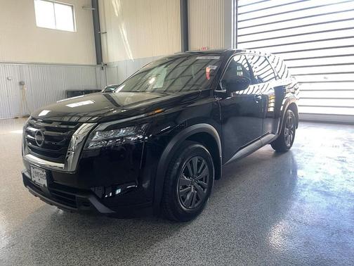 2025 Nissan Pathfinder S 4WD