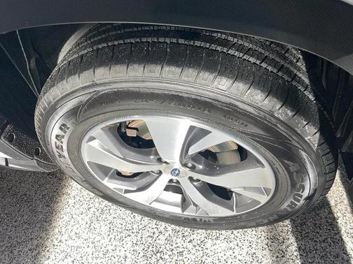 2023 Subaru Ascent Premium 8-Passenger