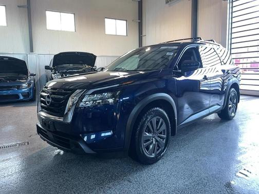 2023 Nissan Pathfinder SV 4WD