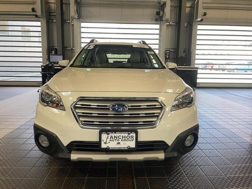 Crystal White Pearl 2015 Subaru Outback 3.6R Limited
