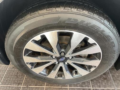 Crystal White Pearl 2015 Subaru Outback 3.6R Limited