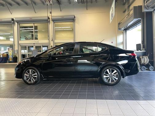 Super Black 2025 Nissan Versa 1.6 S