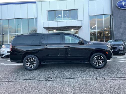 2023 Chevrolet Suburban 4WD Z71
