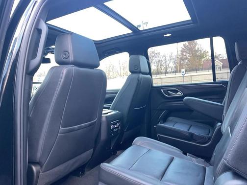 2023 Chevrolet Suburban 4WD Z71