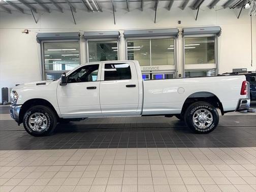 2024 RAM 2500 Tradesman Crew Cab 4x4 8' Box