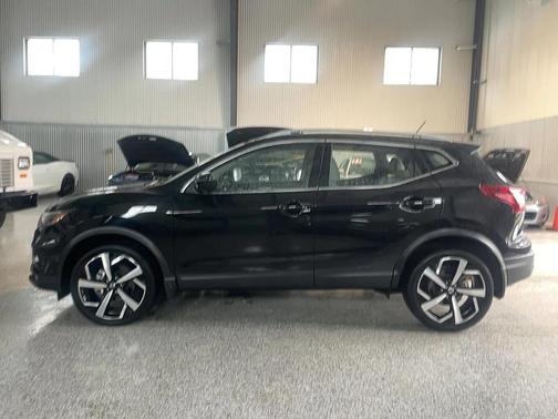 2022 Nissan Rogue Sport SL