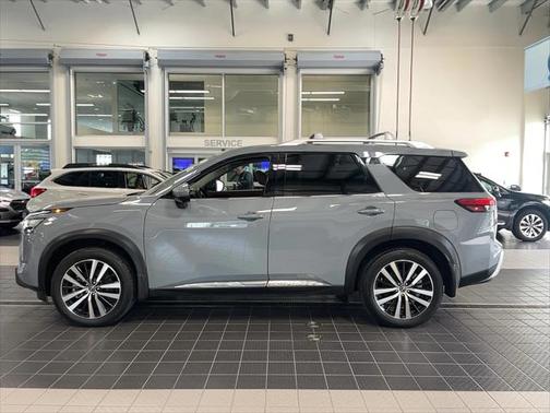 2024 Nissan Pathfinder Platinum 4WD