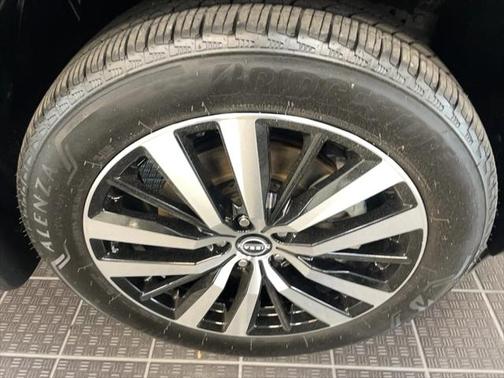 2024 Nissan Pathfinder Platinum 4WD