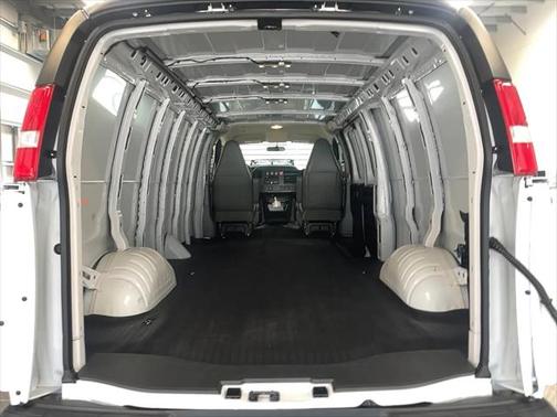 2025 GMC Savana 2500 RWD 3500 Extended Wheelbase Work Van