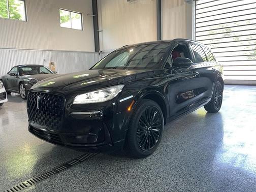 Infinite Black Metallic Clearcoat 2023 Lincoln Corsair Reserve