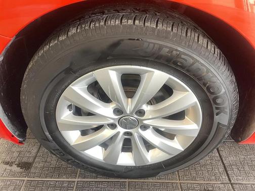 2019 Volkswagen Beetle 2.0T S