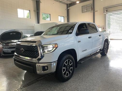 Super White 2019 Toyota Tundra SR5