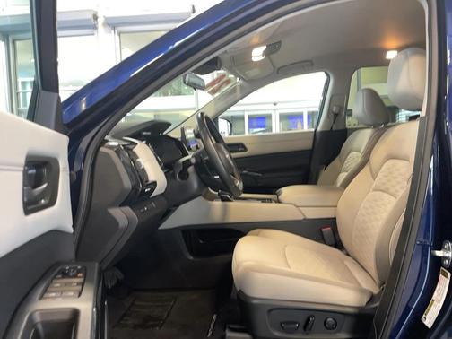 2024 Nissan Pathfinder SV 4WD