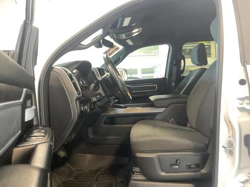 2022 RAM 2500 Big Horn Crew Cab 4x4 6'4' Box