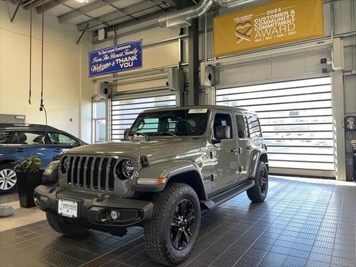 2023 Jeep Wrangler 4-Door Sahara Altitude 4x4