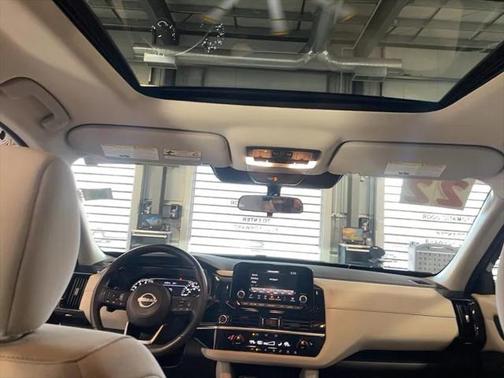 2022 Nissan Pathfinder SV 4WD