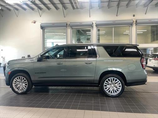2023 Chevrolet Suburban 4WD High Country