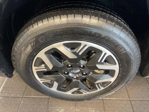 2025 Subaru Forester Base