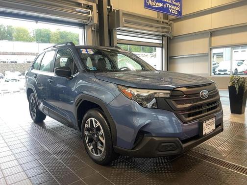 2025 Subaru Forester Base