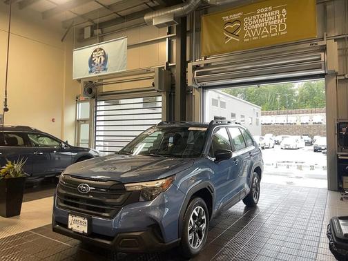 2025 Subaru Forester Base